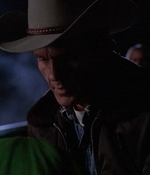 ROSWELL_-_E1X01_PILOT_502.jpg