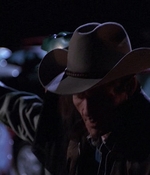 ROSWELL_-_E1X01_PILOT_503.jpg