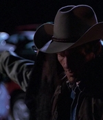 ROSWELL_-_E1X01_PILOT_504.jpg