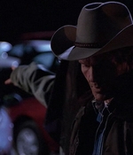 ROSWELL_-_E1X01_PILOT_505.jpg