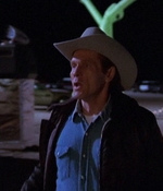 ROSWELL_-_E1X01_PILOT_512.jpg