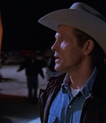 ROSWELL_-_E1X01_PILOT_516.jpg
