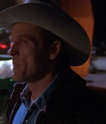 ROSWELL_-_E1X01_PILOT_520.jpg