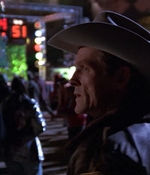 ROSWELL_-_E1X01_PILOT_545.jpg