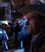 ROSWELL_-_E1X01_PILOT_550.jpg