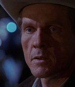 ROSWELL_-_E1X01_PILOT_582.jpg