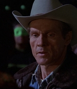 ROSWELL_-_E1X01_PILOT_599.jpg