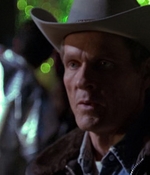 ROSWELL_-_E1X01_PILOT_603.jpg