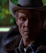 ROSWELL_-_E1X01_PILOT_607.jpg