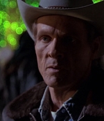 ROSWELL_-_E1X01_PILOT_610.jpg