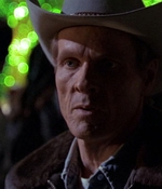 ROSWELL_-_E1X01_PILOT_611.jpg