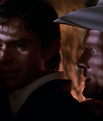 ROSWELL_-_E1X01_PILOT_623.jpg
