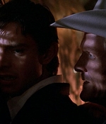 ROSWELL_-_E1X01_PILOT_625.jpg