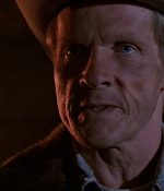 ROSWELL_-_E1X01_PILOT_638.jpg