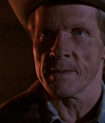 ROSWELL_-_E1X01_PILOT_640.jpg