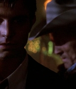 ROSWELL_-_E1X01_PILOT_673.jpg