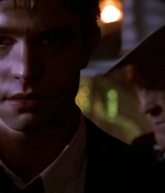 ROSWELL_-_E1X01_PILOT_676.jpg