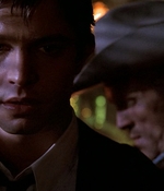 ROSWELL_-_E1X01_PILOT_681.jpg