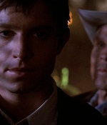 ROSWELL_-_E1X01_PILOT_690.jpg