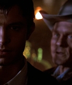 ROSWELL_-_E1X01_PILOT_692.jpg