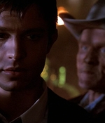 ROSWELL_-_E1X01_PILOT_695.jpg
