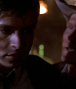 ROSWELL_-_E1X01_PILOT_707.jpg