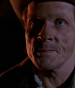 ROSWELL_-_E1X01_PILOT_713.jpg