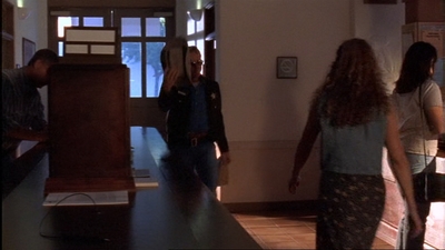 ROSWELL_-_E1X02_THE_MORNING_AFTER_002.jpg