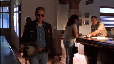ROSWELL_-_E1X02_THE_MORNING_AFTER_007.jpg