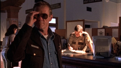 ROSWELL_-_E1X02_THE_MORNING_AFTER_013.jpg