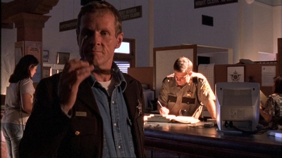 ROSWELL_-_E1X02_THE_MORNING_AFTER_015.jpg
