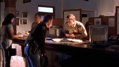 ROSWELL_-_E1X02_THE_MORNING_AFTER_034.jpg