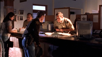 ROSWELL_-_E1X02_THE_MORNING_AFTER_038.jpg