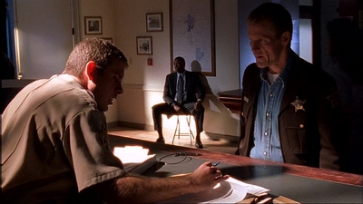 ROSWELL_-_E1X02_THE_MORNING_AFTER_048.jpg