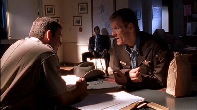 ROSWELL_-_E1X02_THE_MORNING_AFTER_082.jpg