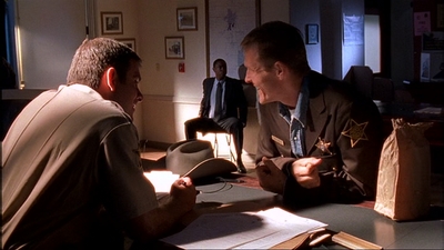 ROSWELL_-_E1X02_THE_MORNING_AFTER_086.jpg