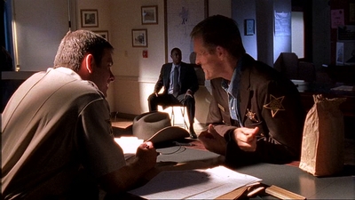 ROSWELL_-_E1X02_THE_MORNING_AFTER_088.jpg