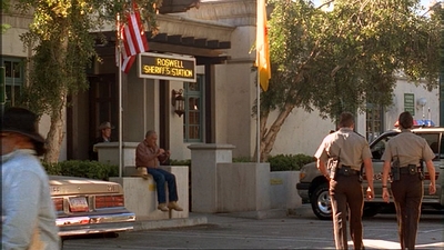 ROSWELL_-_E1X02_THE_MORNING_AFTER_351.jpg