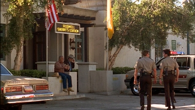 ROSWELL_-_E1X02_THE_MORNING_AFTER_355.jpg