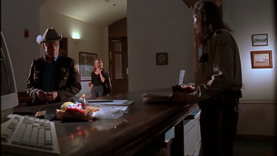 ROSWELL_-_E1X02_THE_MORNING_AFTER_378.jpg
