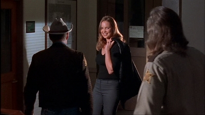 ROSWELL_-_E1X02_THE_MORNING_AFTER_390.jpg