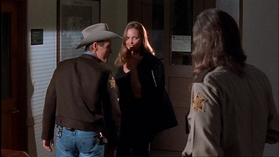 ROSWELL_-_E1X02_THE_MORNING_AFTER_392.jpg