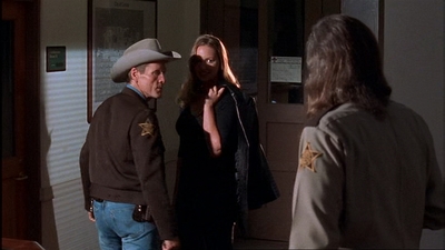 ROSWELL_-_E1X02_THE_MORNING_AFTER_393.jpg