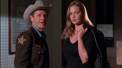 ROSWELL_-_E1X02_THE_MORNING_AFTER_399.jpg