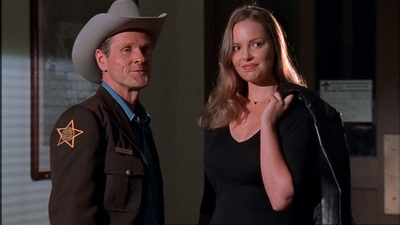 ROSWELL_-_E1X02_THE_MORNING_AFTER_401.jpg