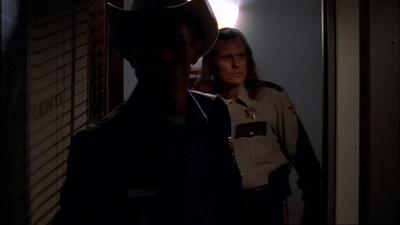 ROSWELL_-_E1X02_THE_MORNING_AFTER_443.jpg