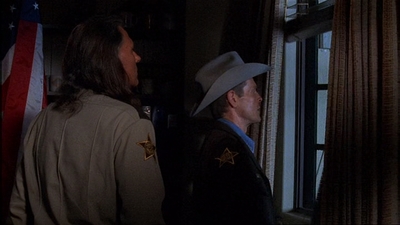 ROSWELL_-_E1X02_THE_MORNING_AFTER_445.jpg