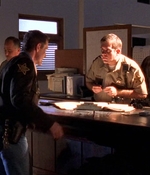 ROSWELL_-_E1X02_THE_MORNING_AFTER_031.jpg