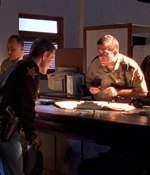 ROSWELL_-_E1X02_THE_MORNING_AFTER_033.jpg