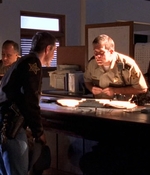 ROSWELL_-_E1X02_THE_MORNING_AFTER_040.jpg